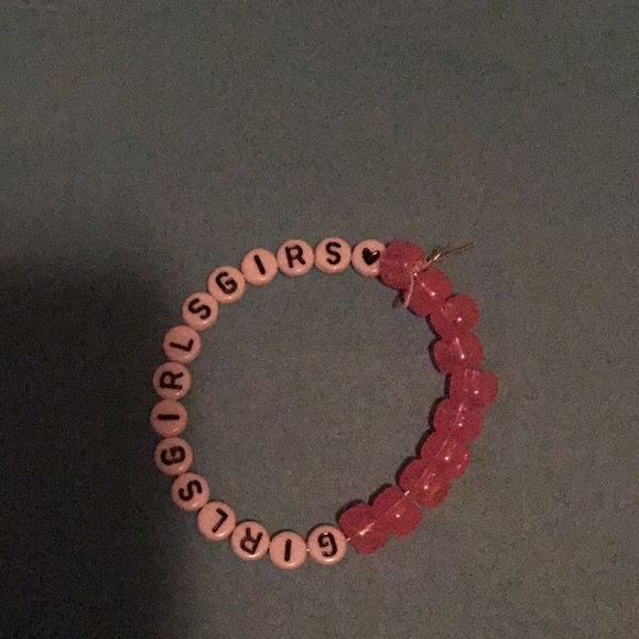 Linda and heather - Picture 2 of 3